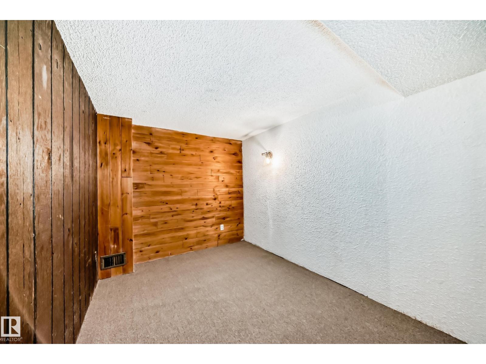 13904 135 AV NW, Edmonton