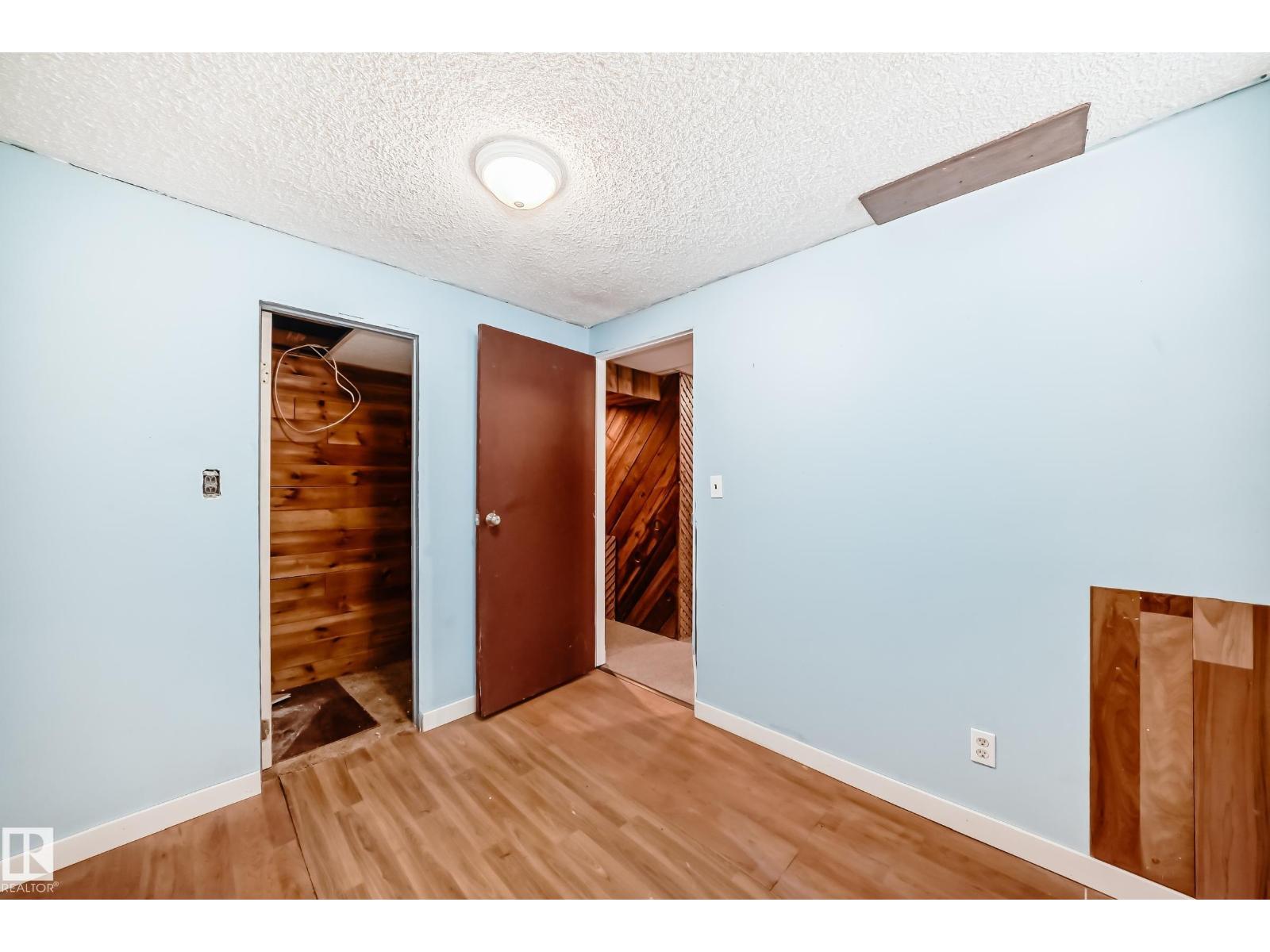 13904 135 AV NW, Edmonton