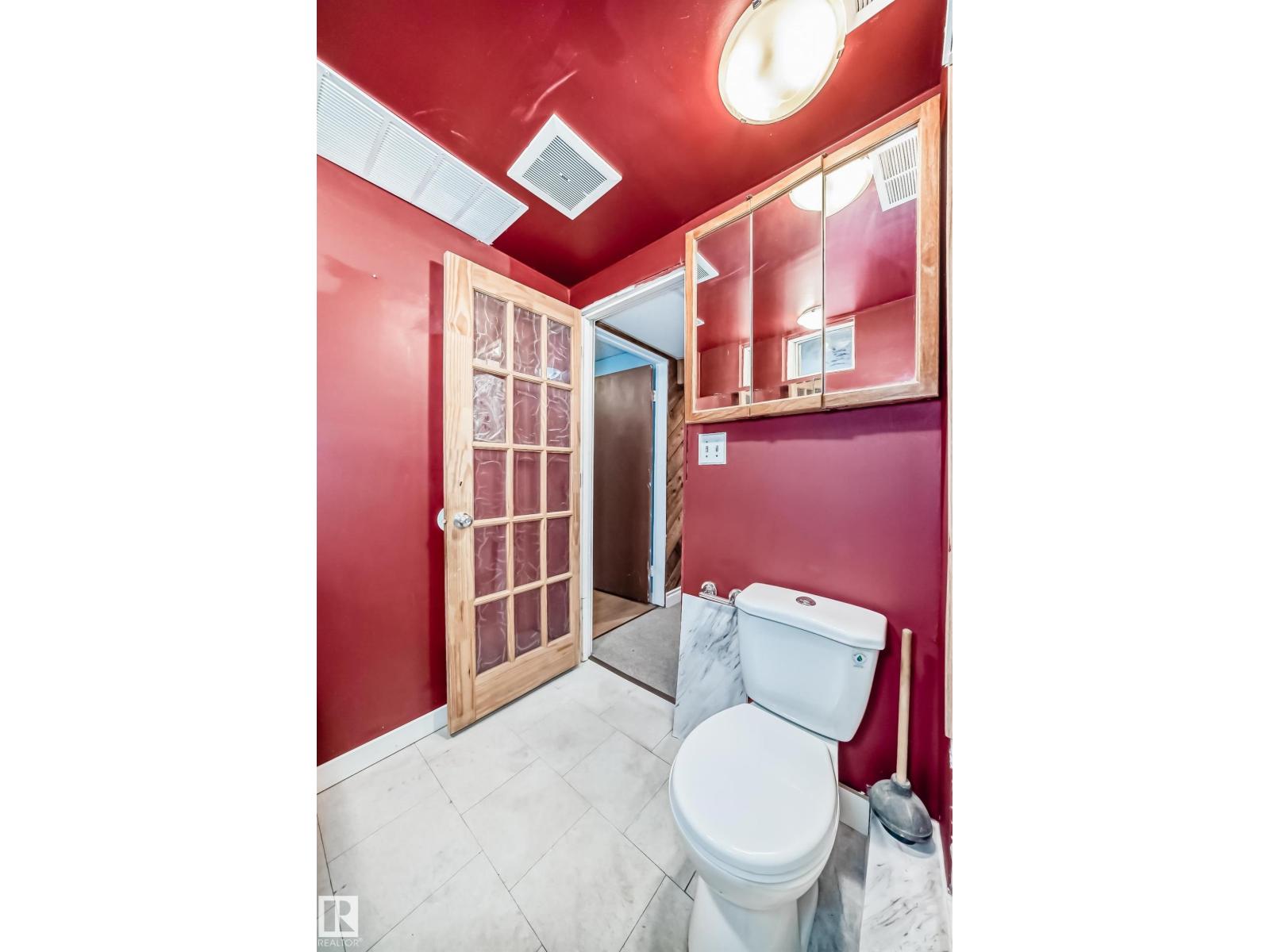 13904 135 AV NW, Edmonton