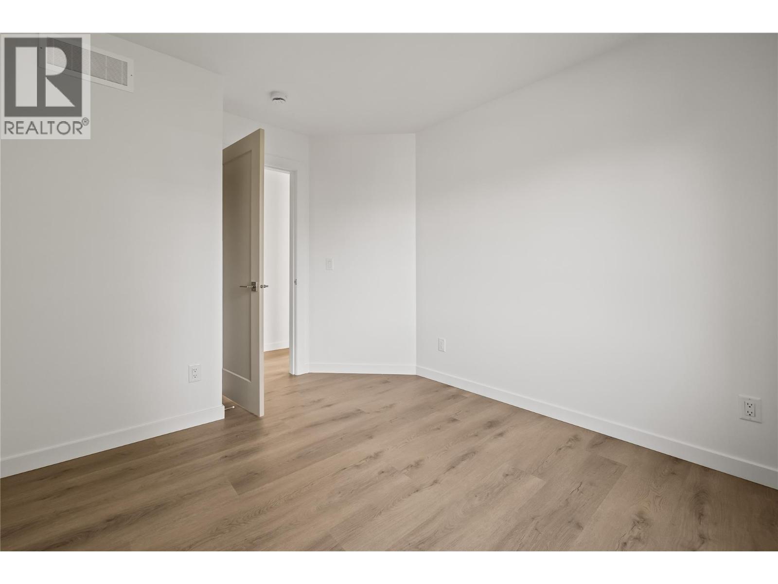 1 2957 Conlin Court, Kelowna