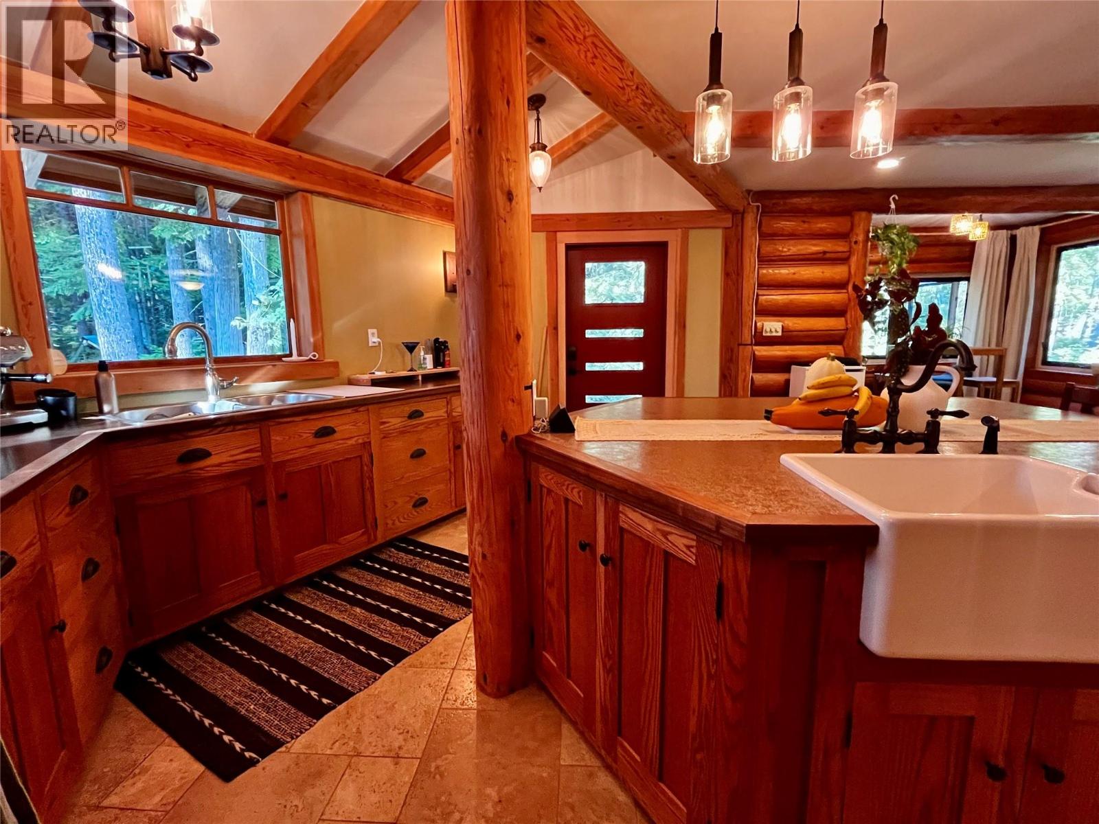 785 Beech Road, Nakusp