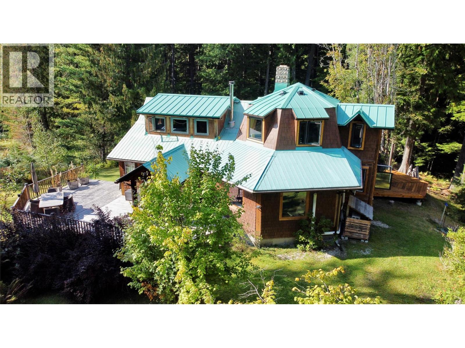 785 Beech Road, Nakusp