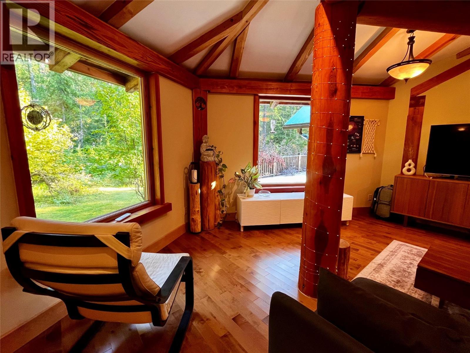 785 Beech Road, Nakusp