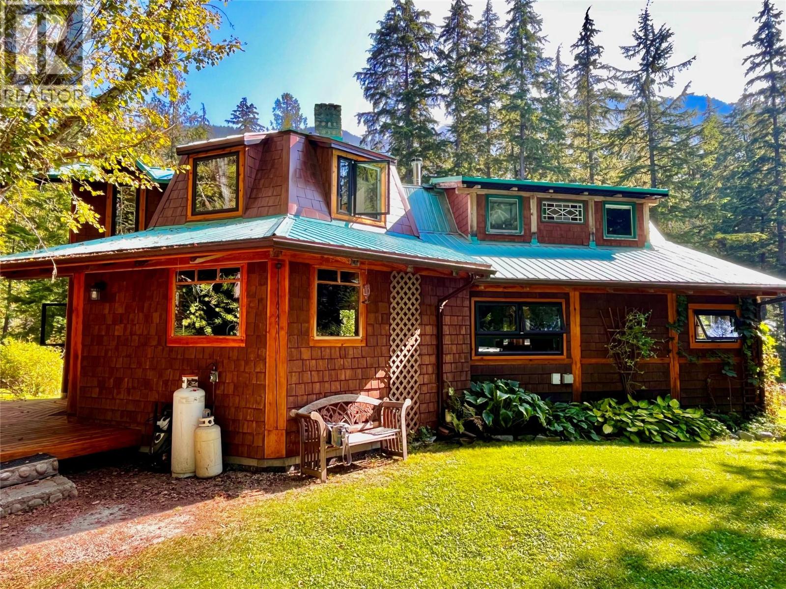 785 Beech Road, Nakusp