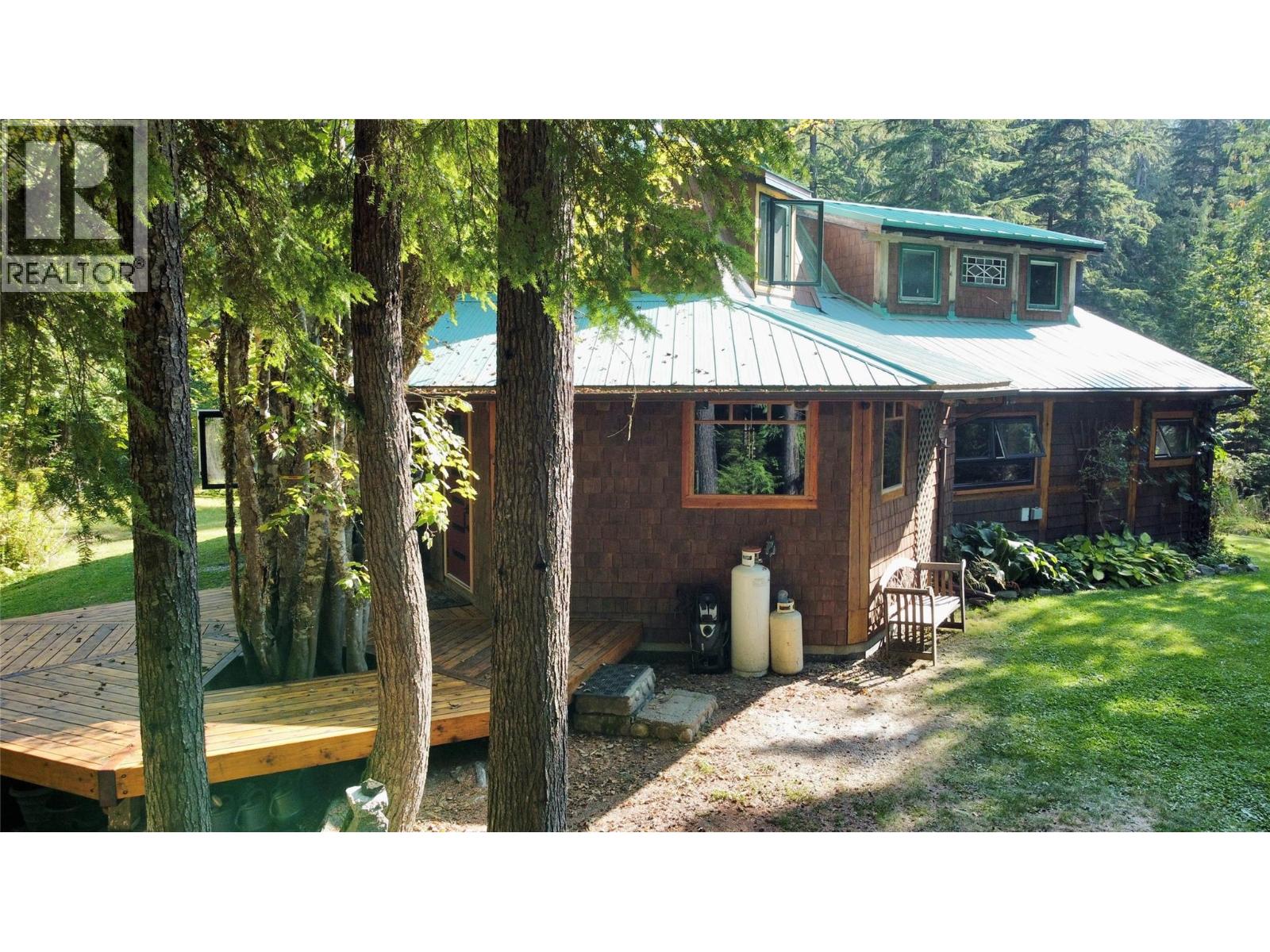 785 Beech Road, Nakusp