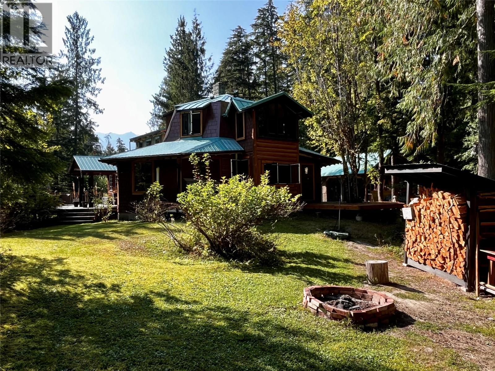 785 Beech Road, Nakusp