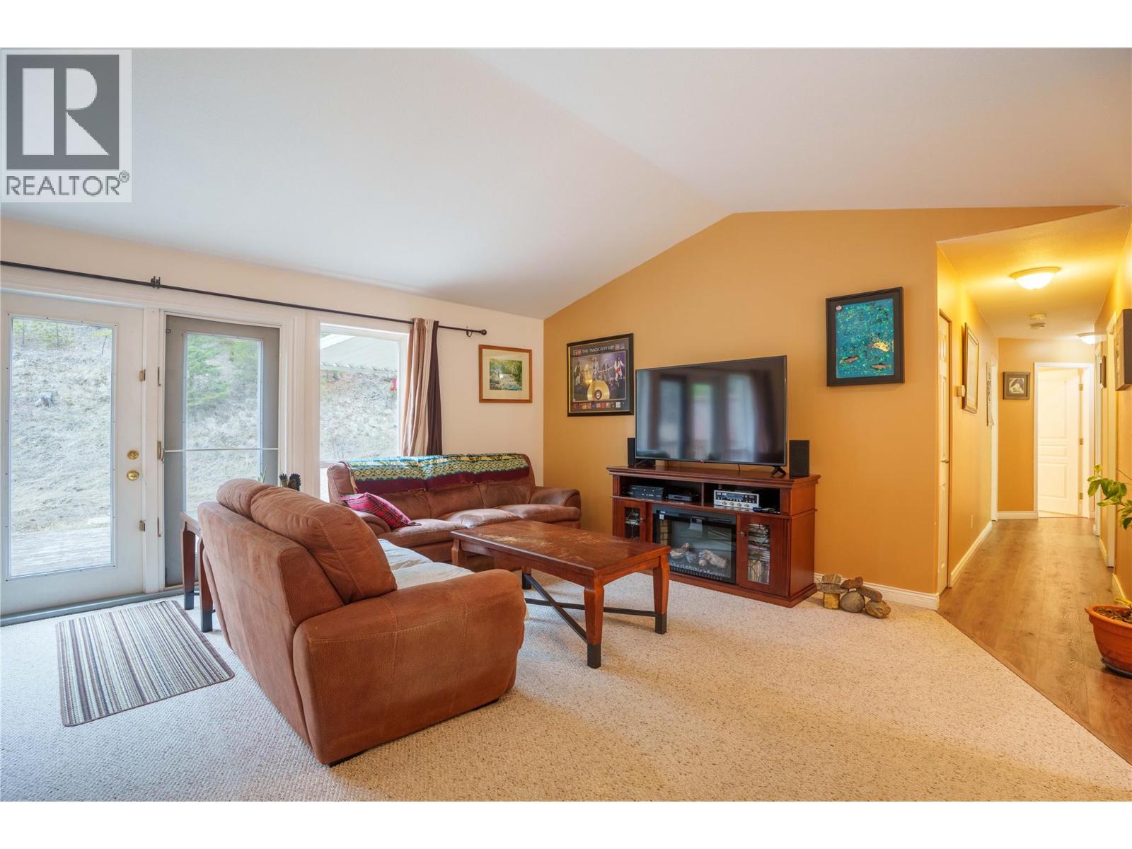 80 Fish Lake Road, Summerland