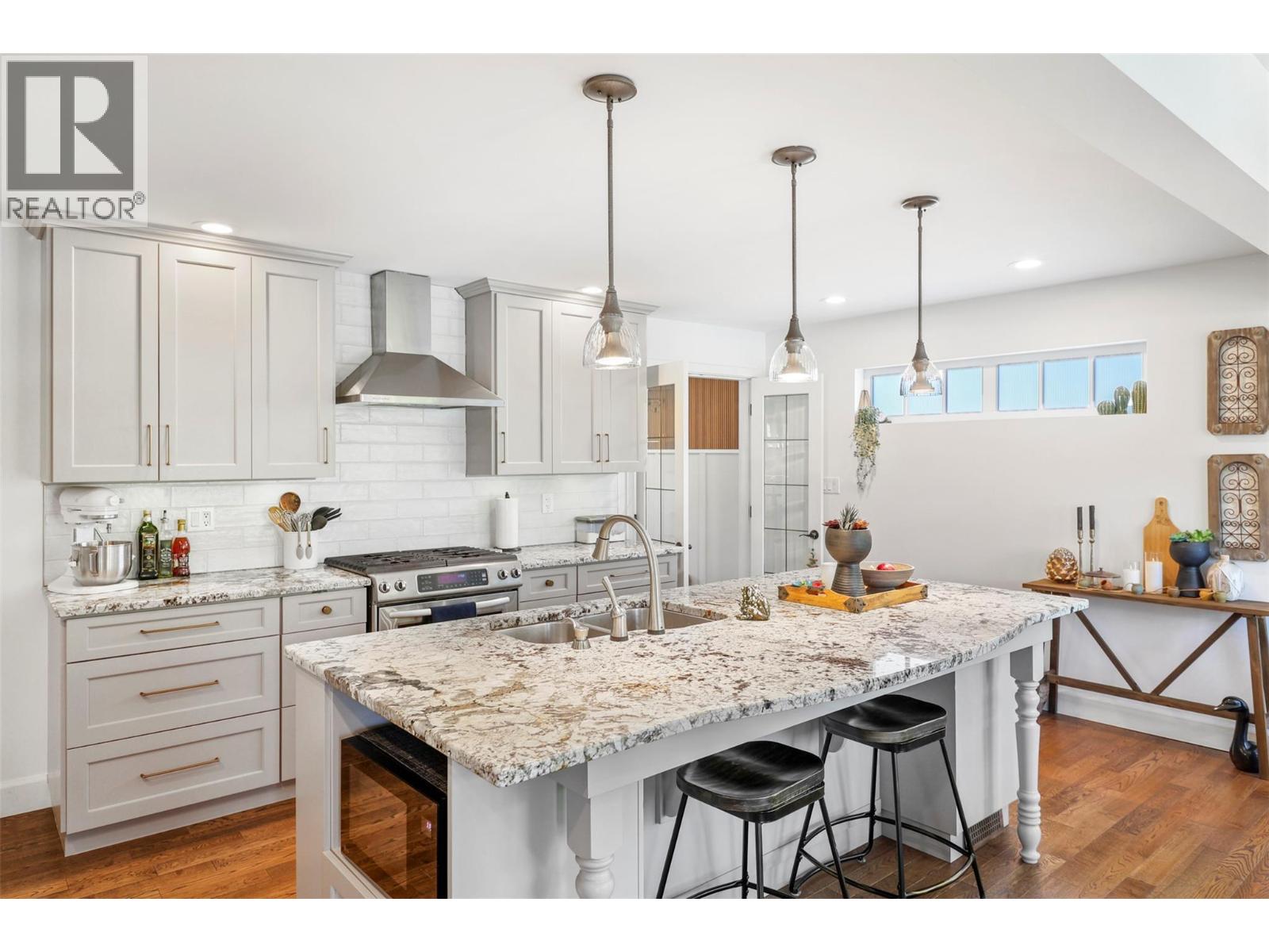  1060 Pleasant Street, Kamloops