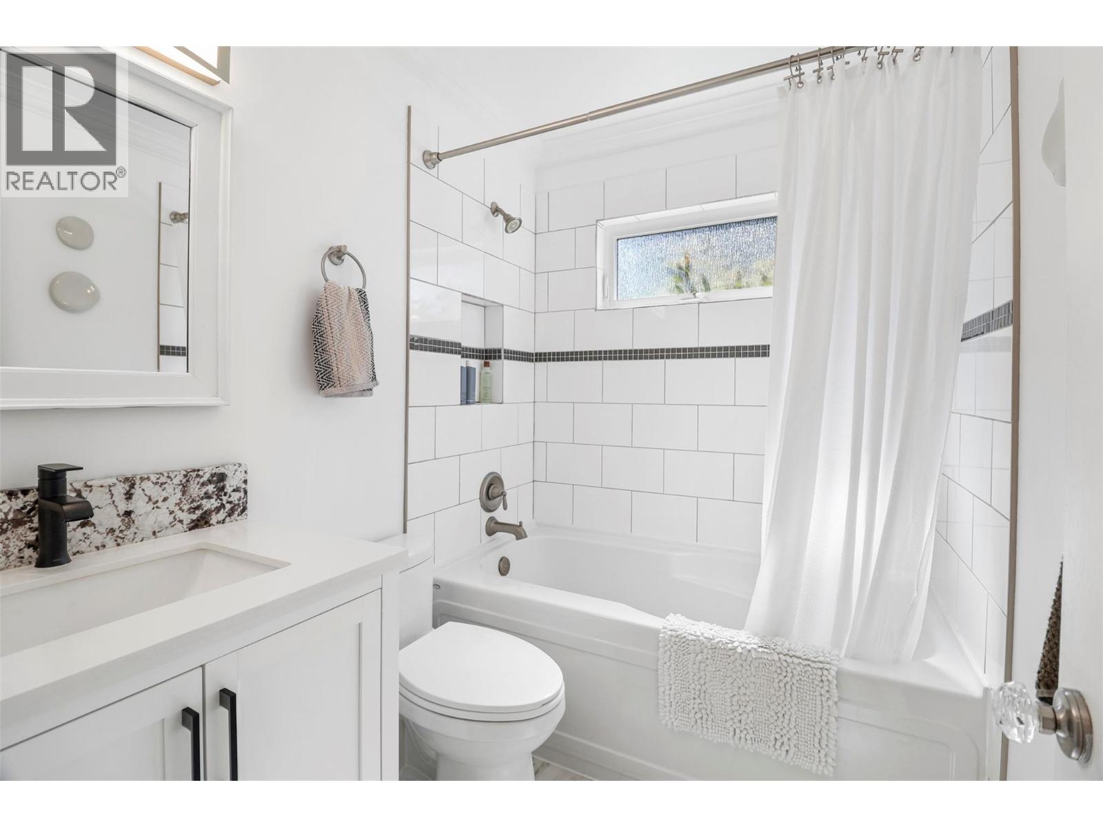  1060 Pleasant Street, Kamloops