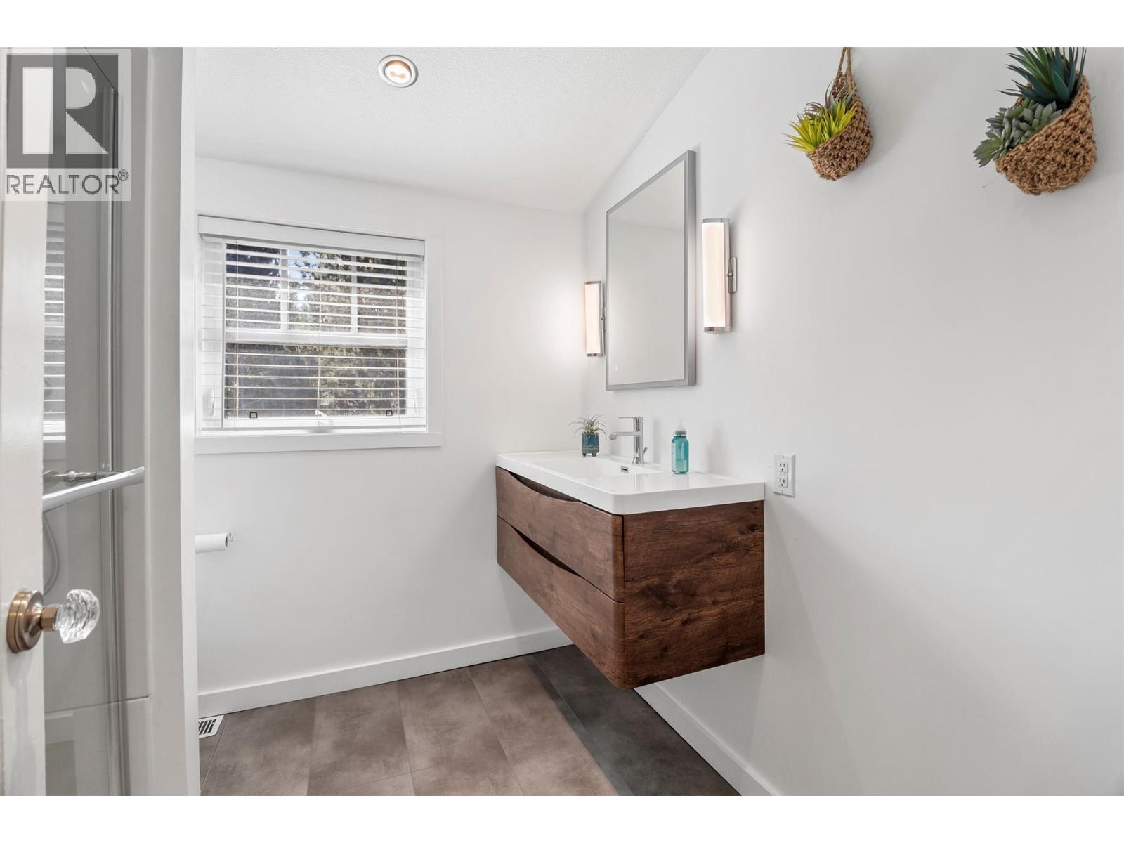  1060 Pleasant Street, Kamloops