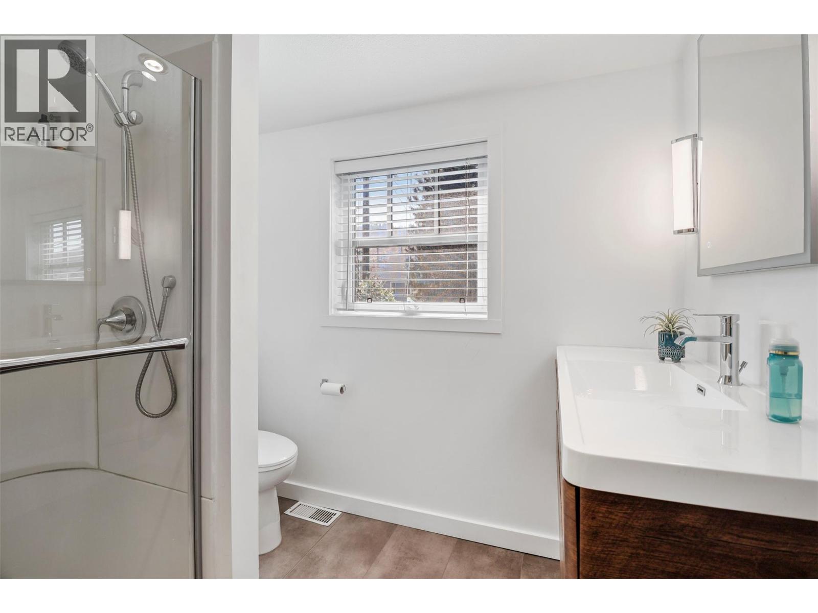  1060 Pleasant Street, Kamloops