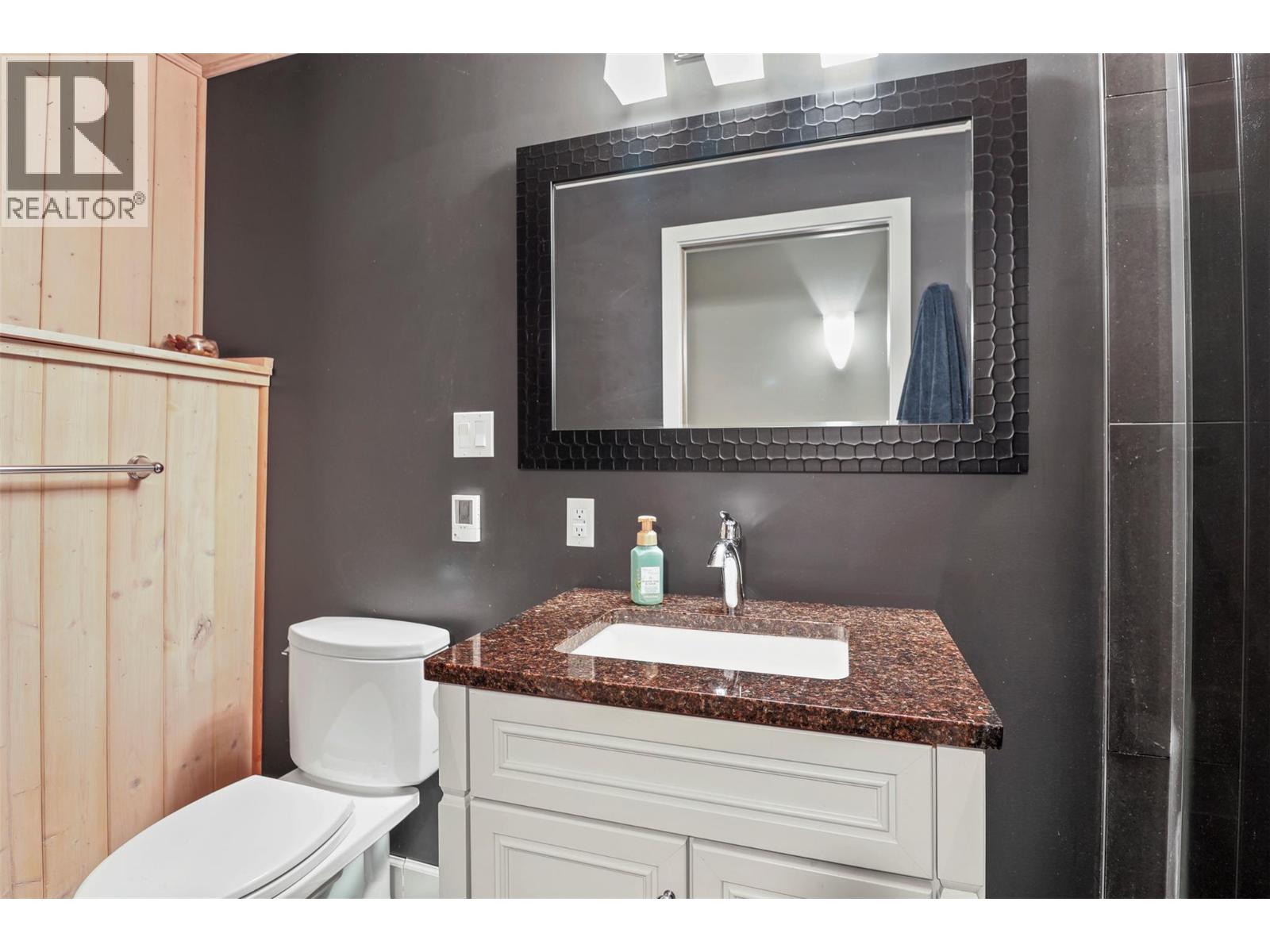  1060 Pleasant Street, Kamloops