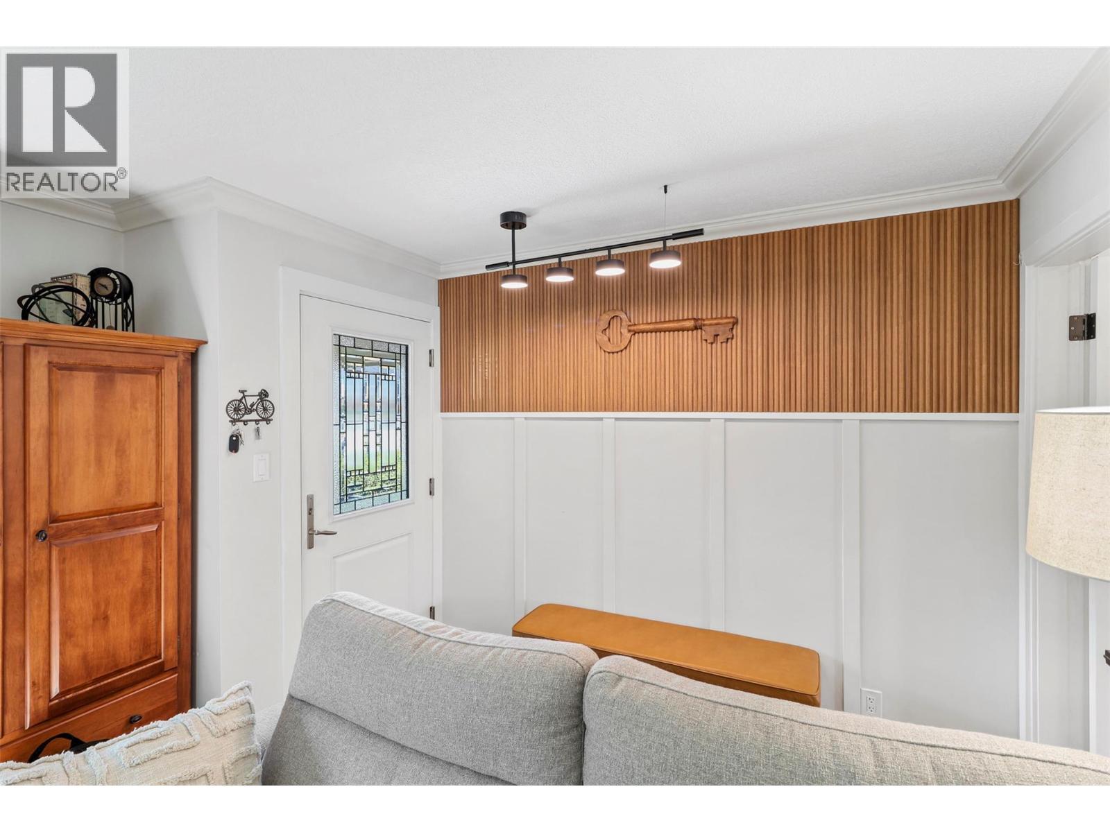  1060 Pleasant Street, Kamloops