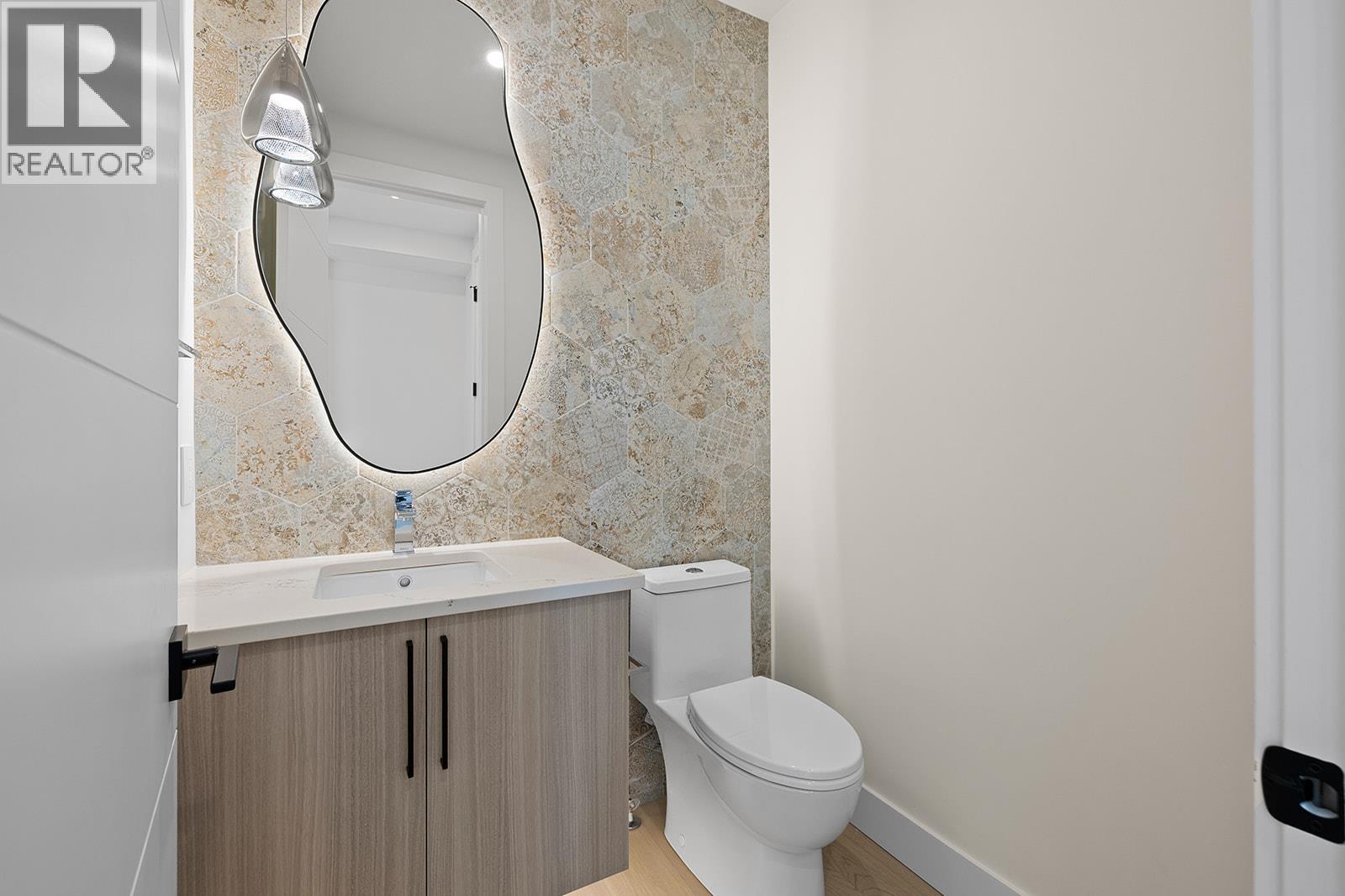 3462 Hilltown Close, Kelowna