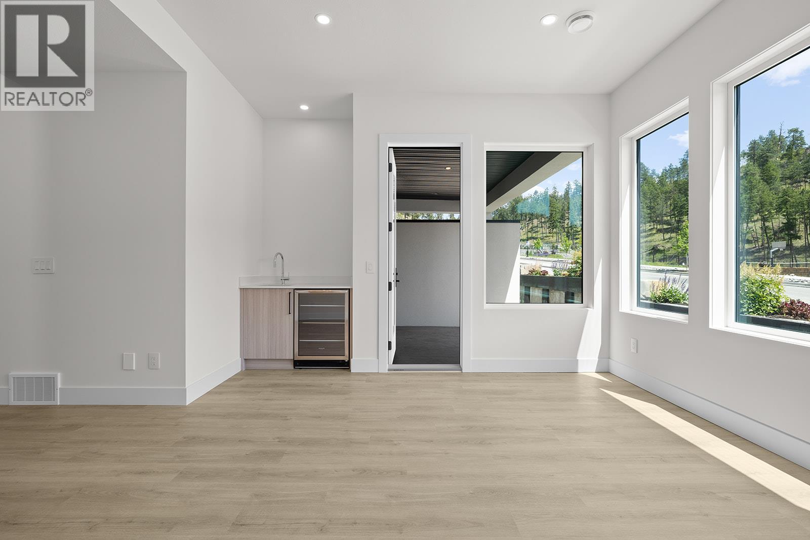 3462 Hilltown Close, Kelowna