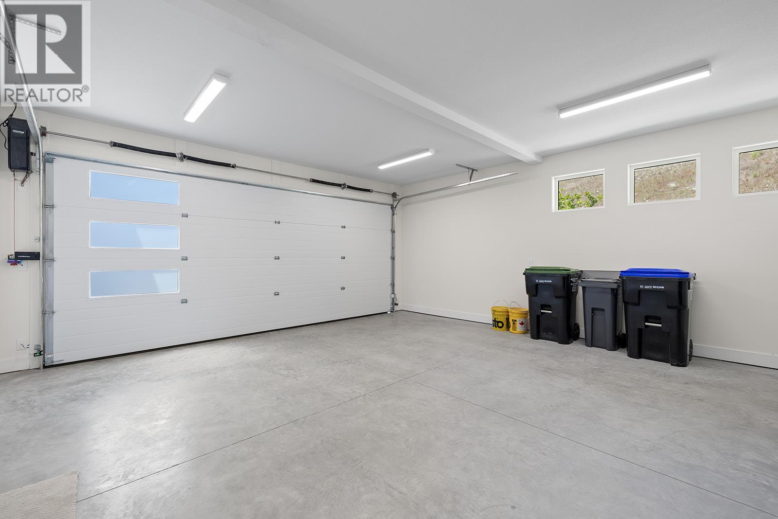 3462 Hilltown Close, Kelowna