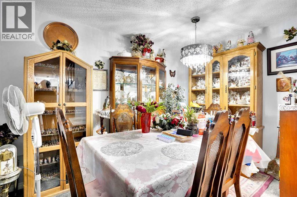 Single Family House for Sale in   Dover Point SE Dover Calgary 