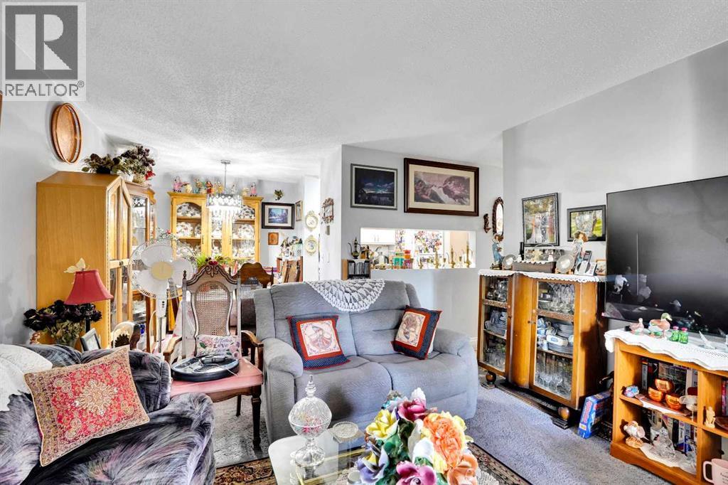 Single Family House for Sale in   Dover Point SE Dover Calgary 