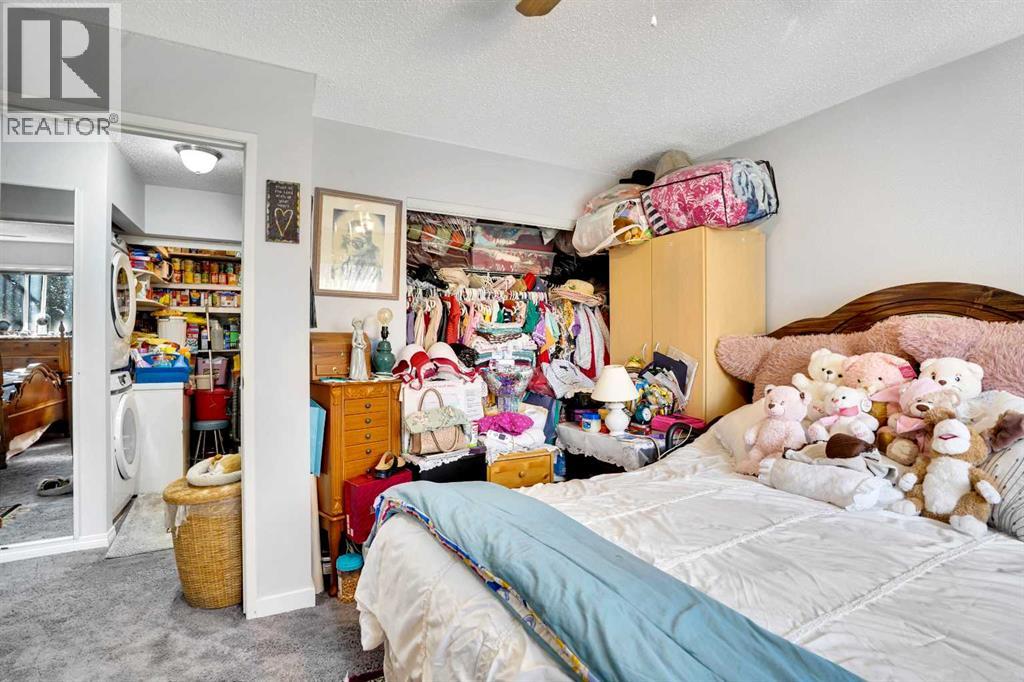 Single Family House for Sale in   Dover Point SE Dover Calgary 