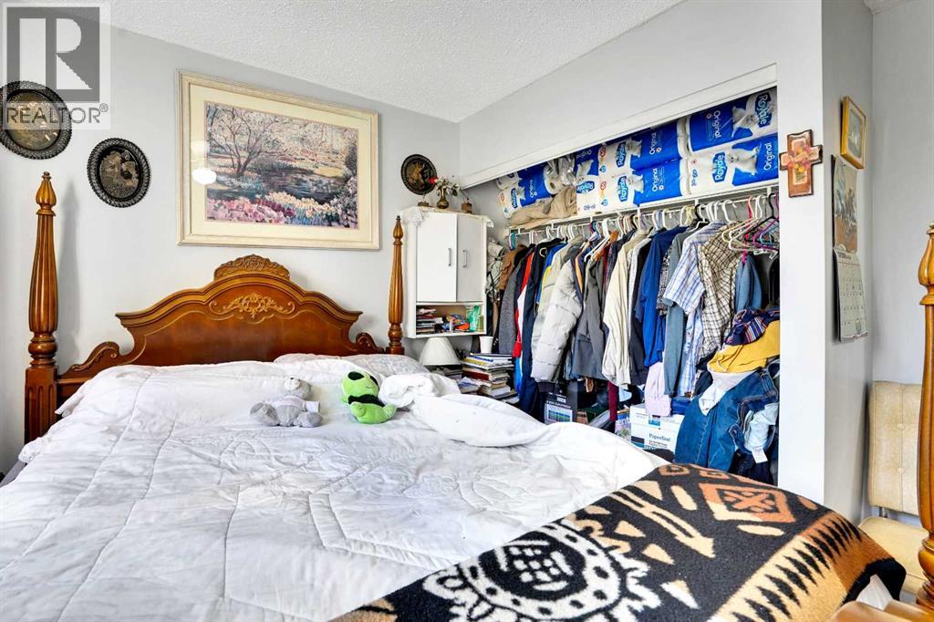 Single Family House for Sale in   Dover Point SE Dover Calgary 