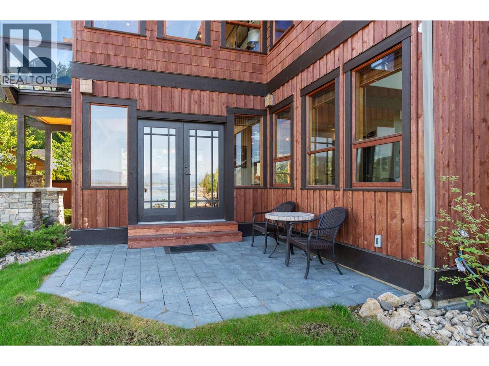 1 2479 Eagle Bay Road, Blind Bay