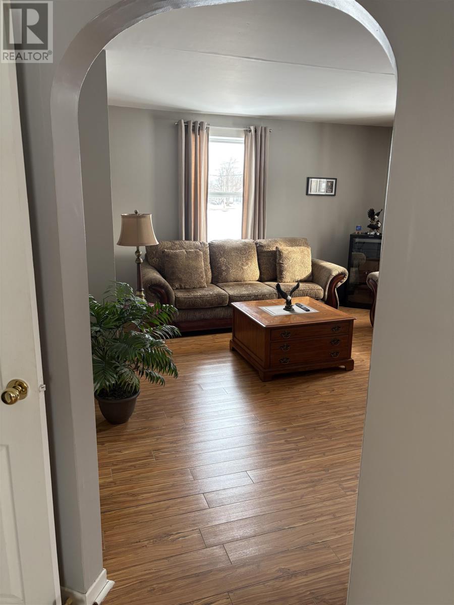 35 MAIN DRIVE - 12