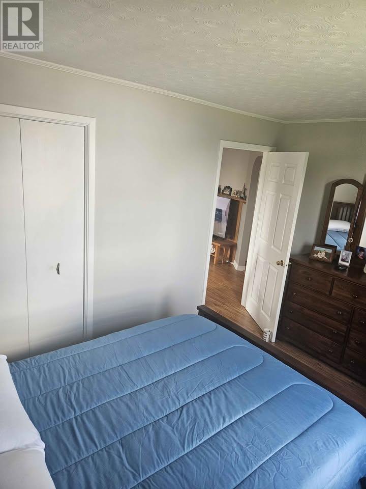 35 MAIN DRIVE - 16