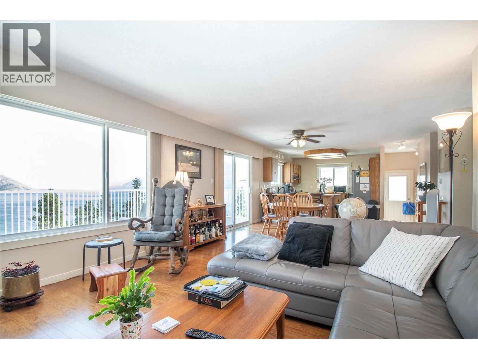  6335 Topham Place, Peachland