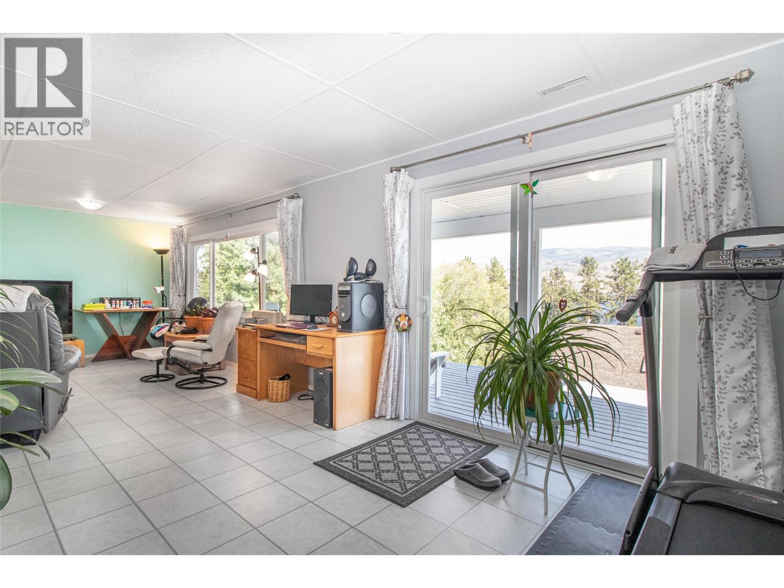  6335 Topham Place, Peachland