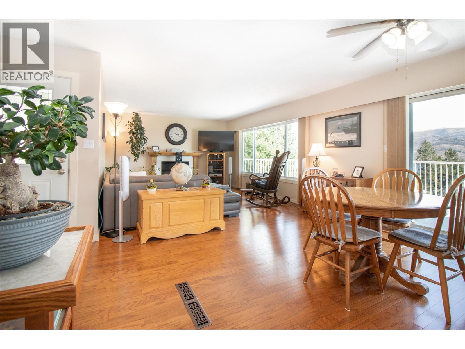  6335 Topham Place, Peachland