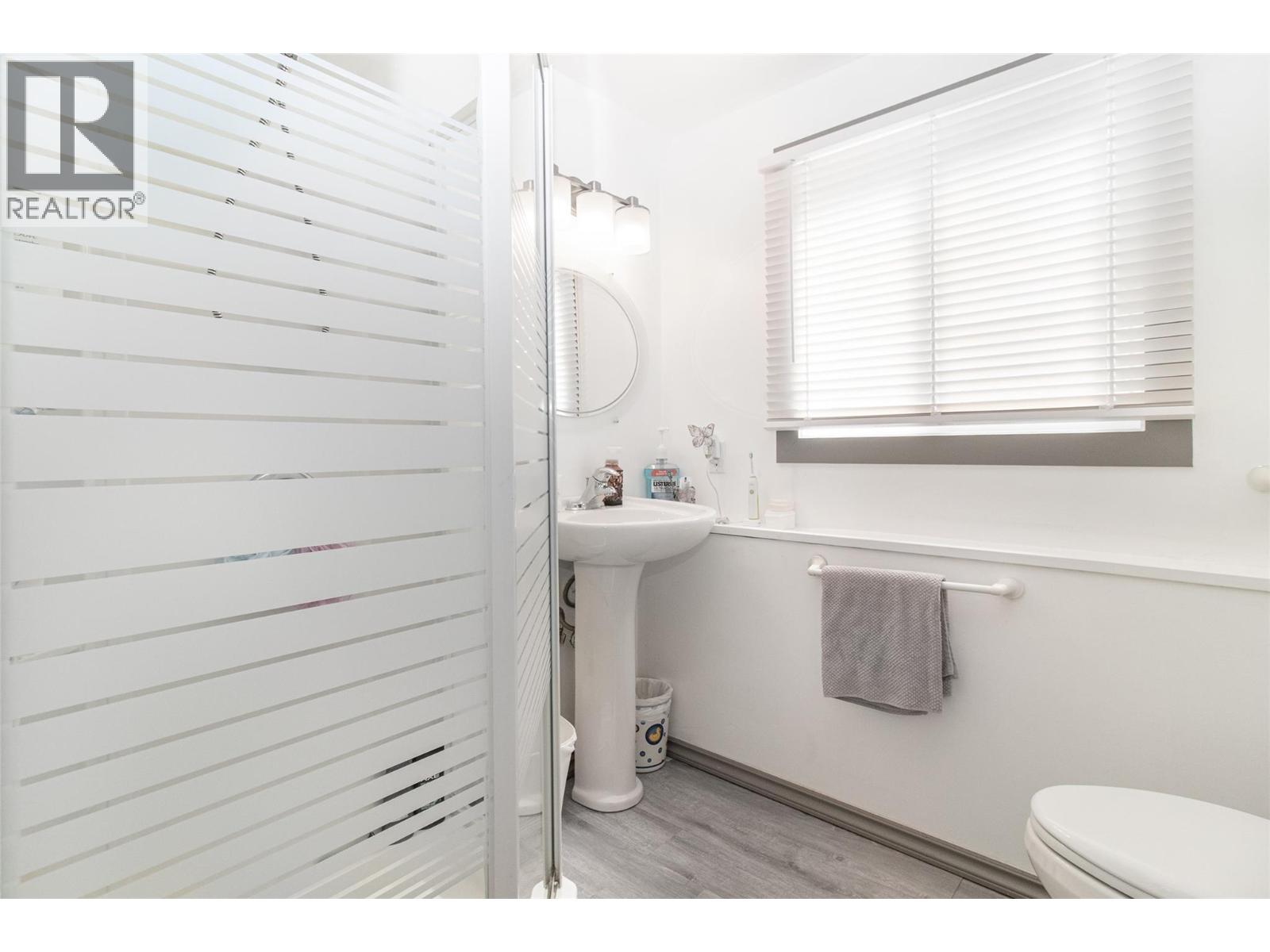  6335 Topham Place, Peachland