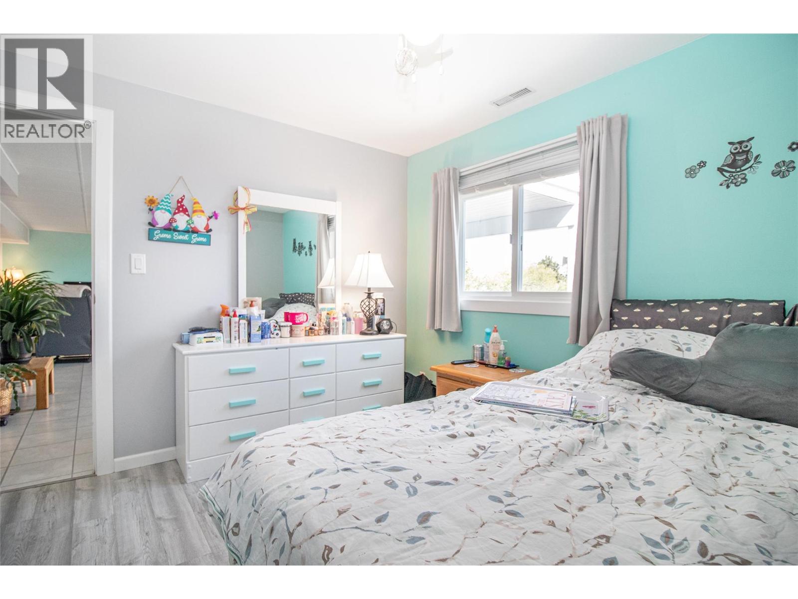  6335 Topham Place, Peachland