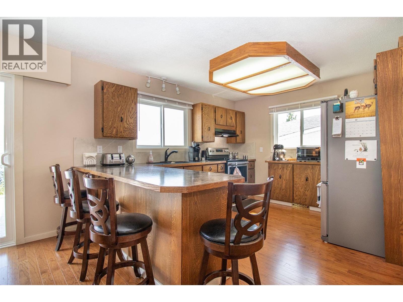  6335 Topham Place, Peachland