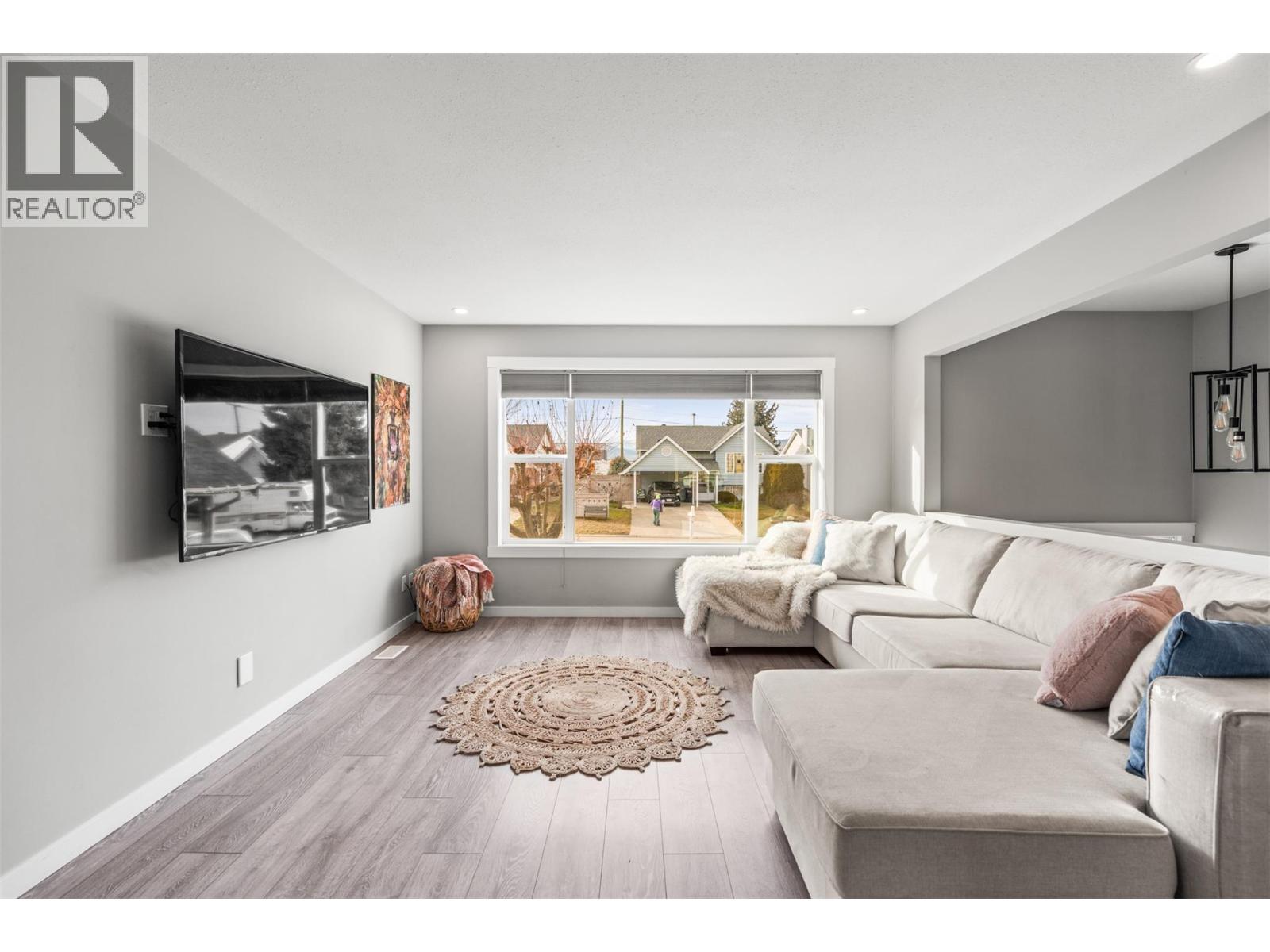  1413 12th Street, Vernon