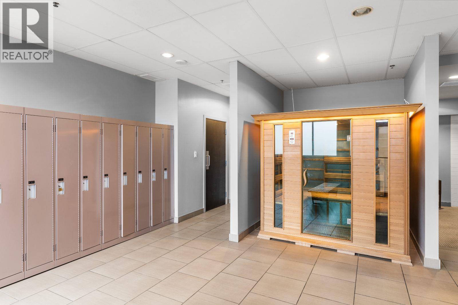 303 2040 Springfield Road, Kelowna