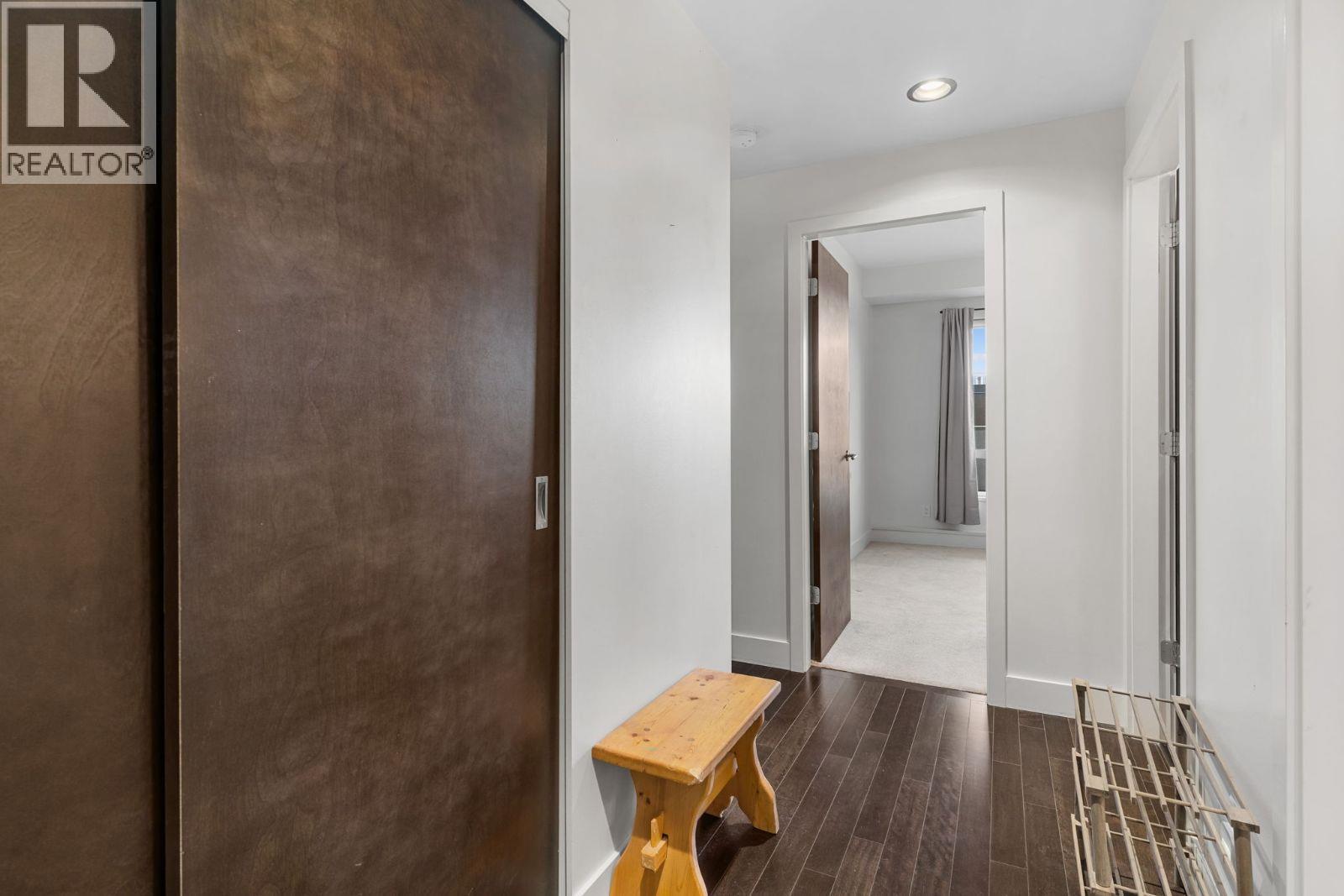 303 2040 Springfield Road, Kelowna