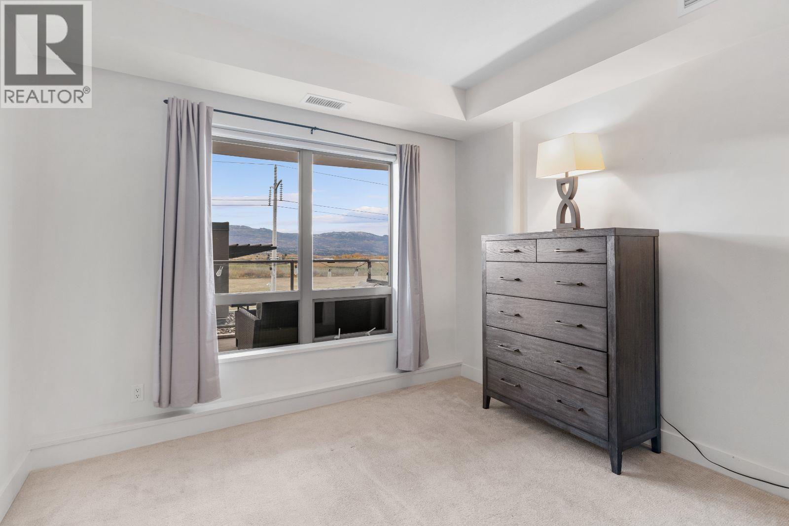 303 2040 Springfield Road, Kelowna