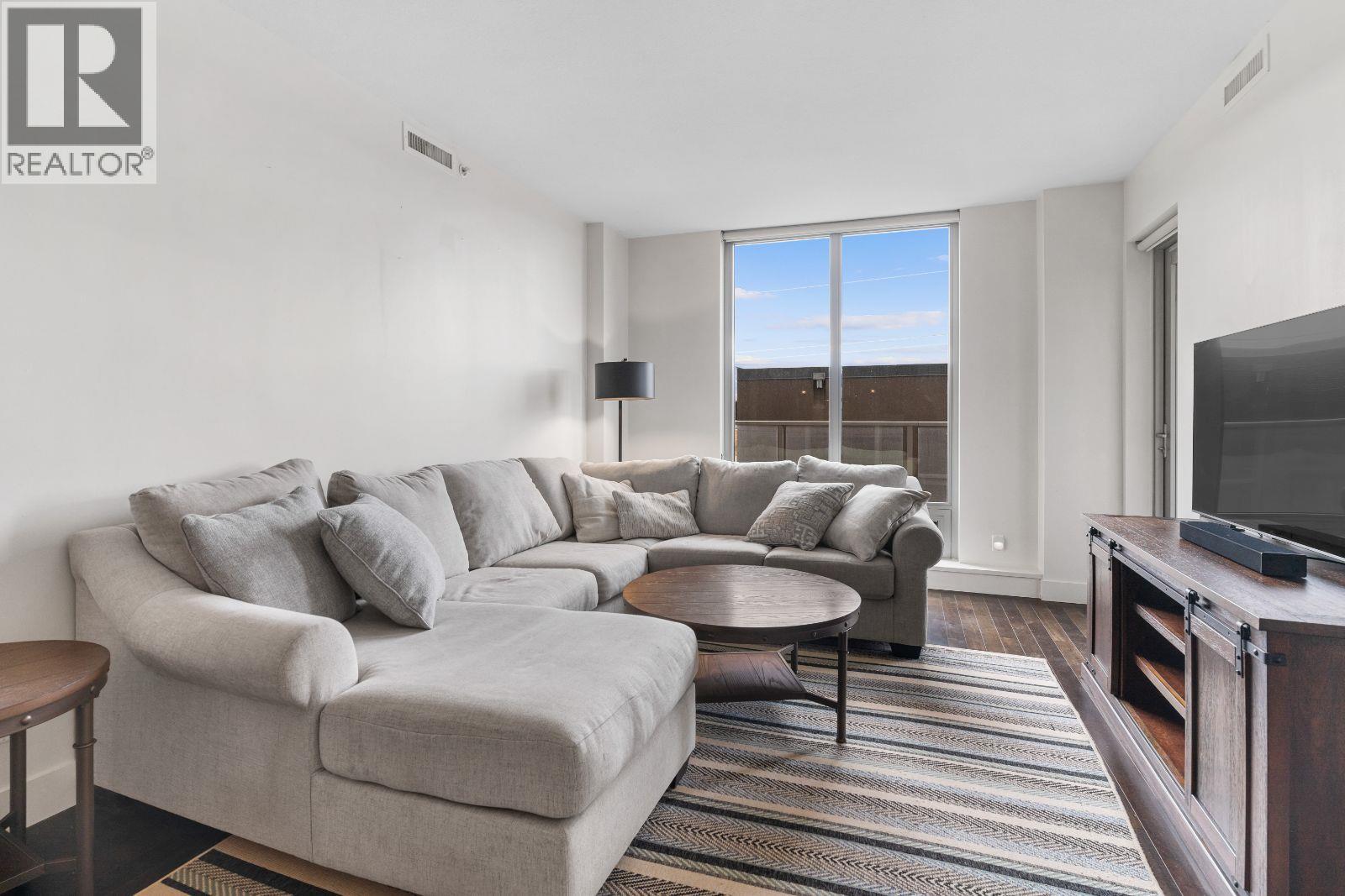 303 2040 Springfield Road, Kelowna