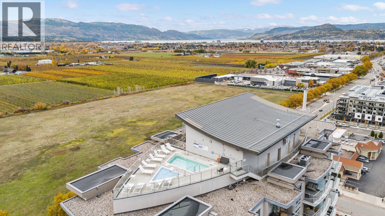 303 2040 Springfield Road, Kelowna
