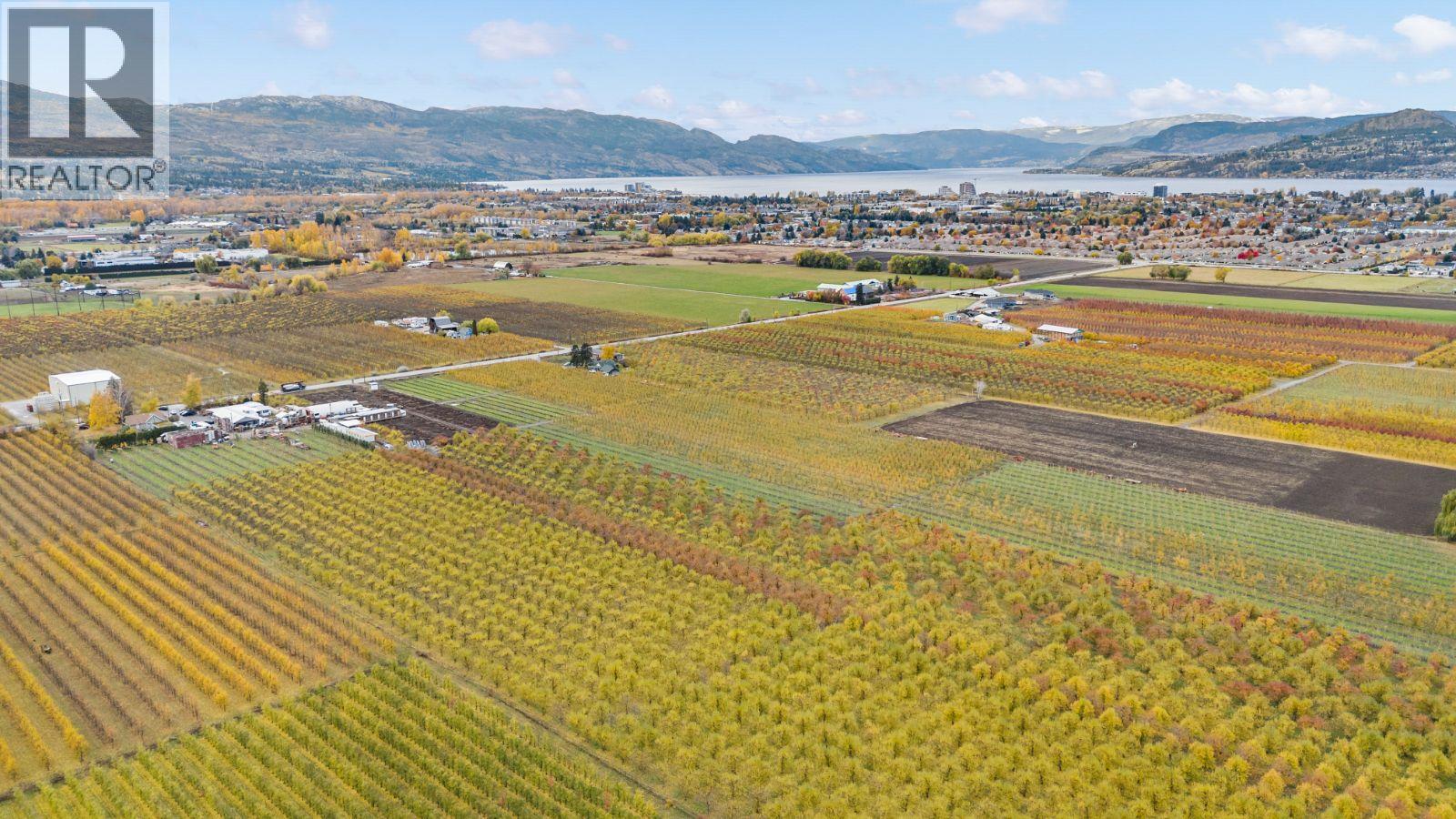 303 2040 Springfield Road, Kelowna