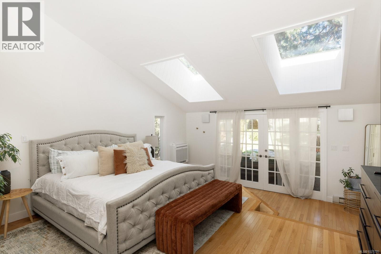  11321 Chalet Road, North Saanich