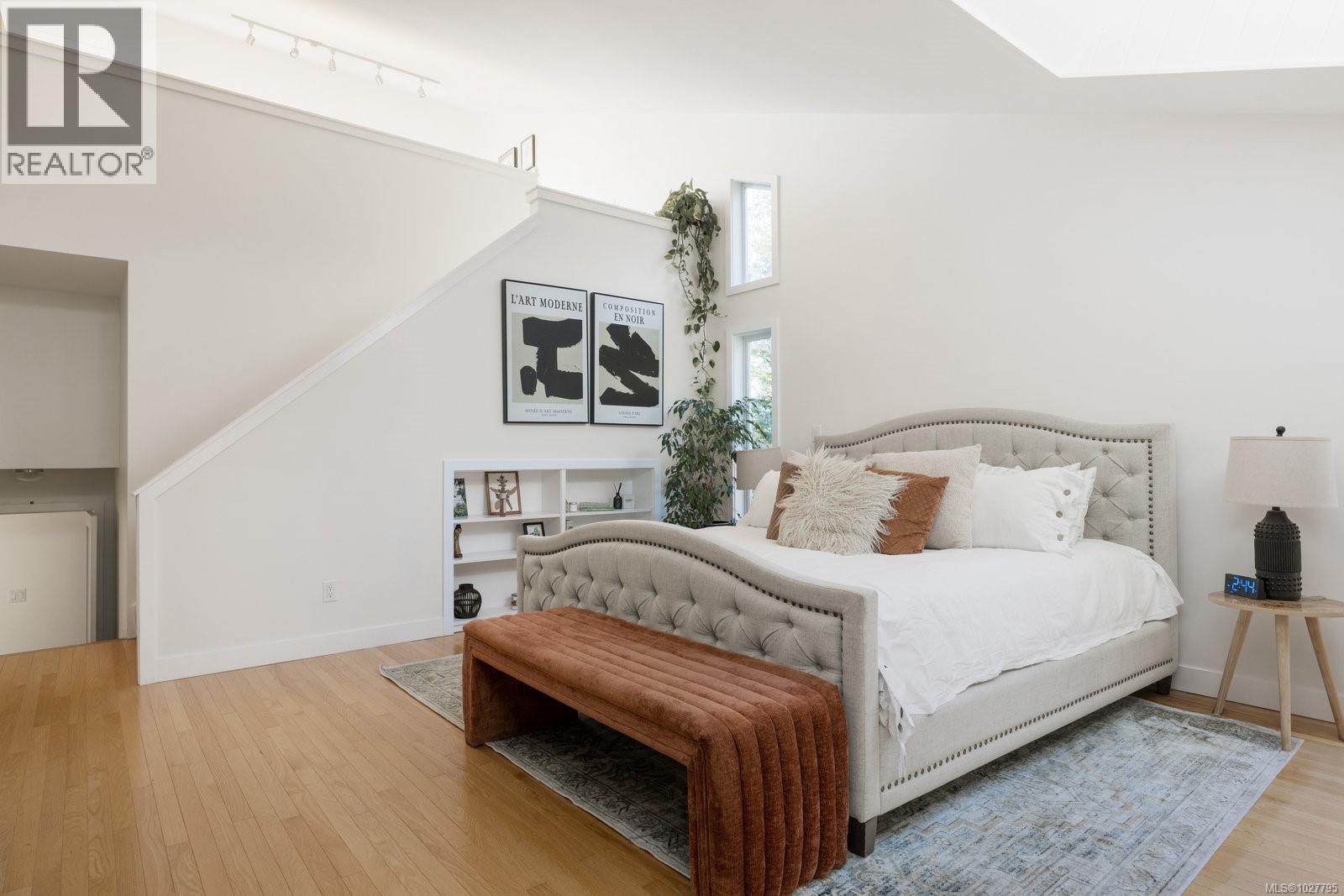  11321 Chalet Road, North Saanich