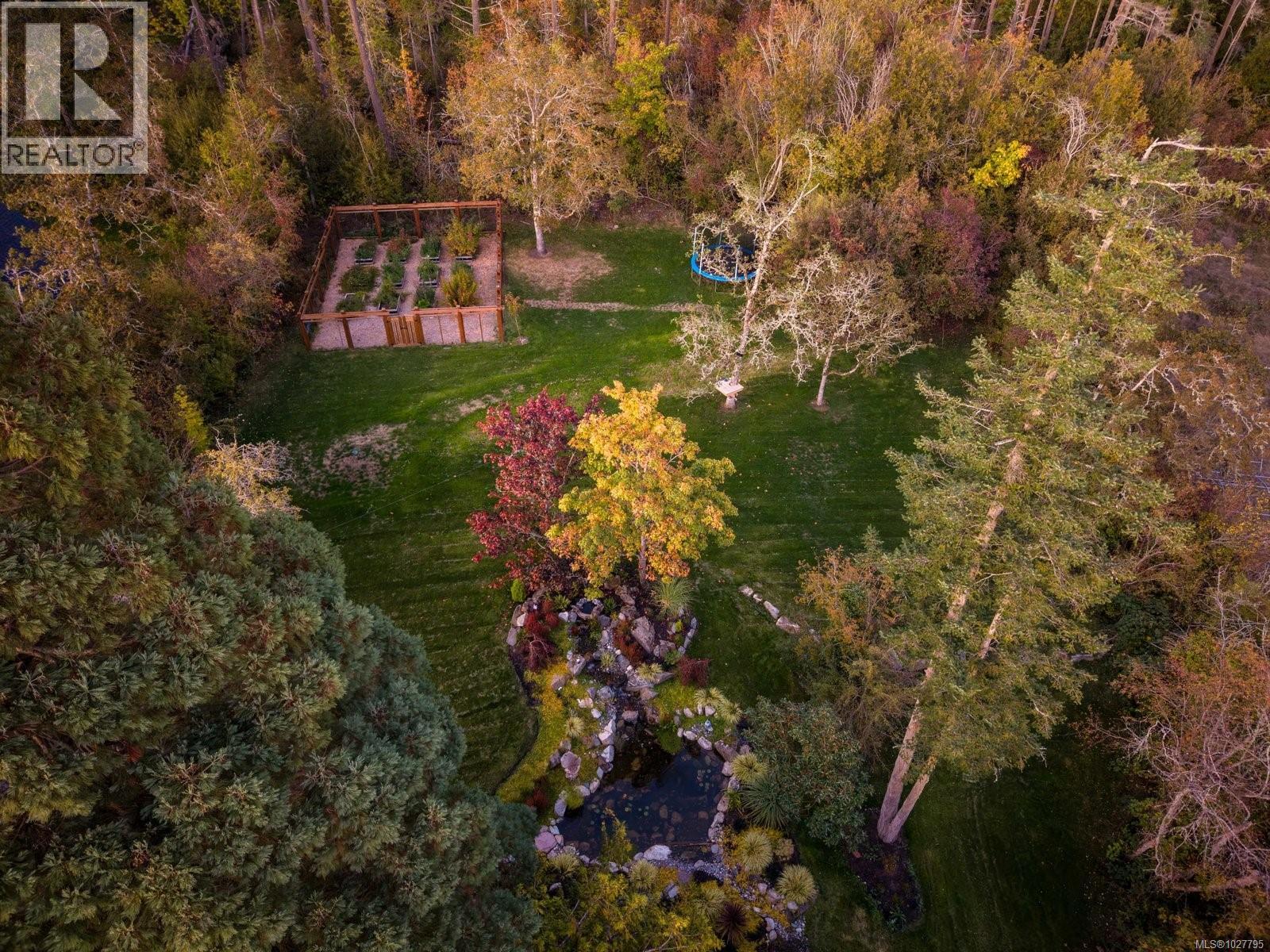  11321 Chalet Road, North Saanich