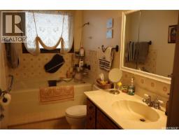 105 Magnan Street, Gravelbourg, SK S0H1X0 Photo 20