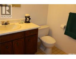 105 Magnan Street, Gravelbourg, SK S0H1X0 Photo 36
