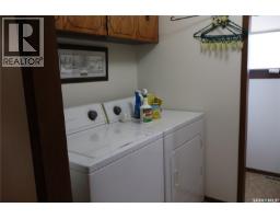 4pc Bathroom - 105 Magnan Street, Gravelbourg, SK S0H1X0 Photo 7