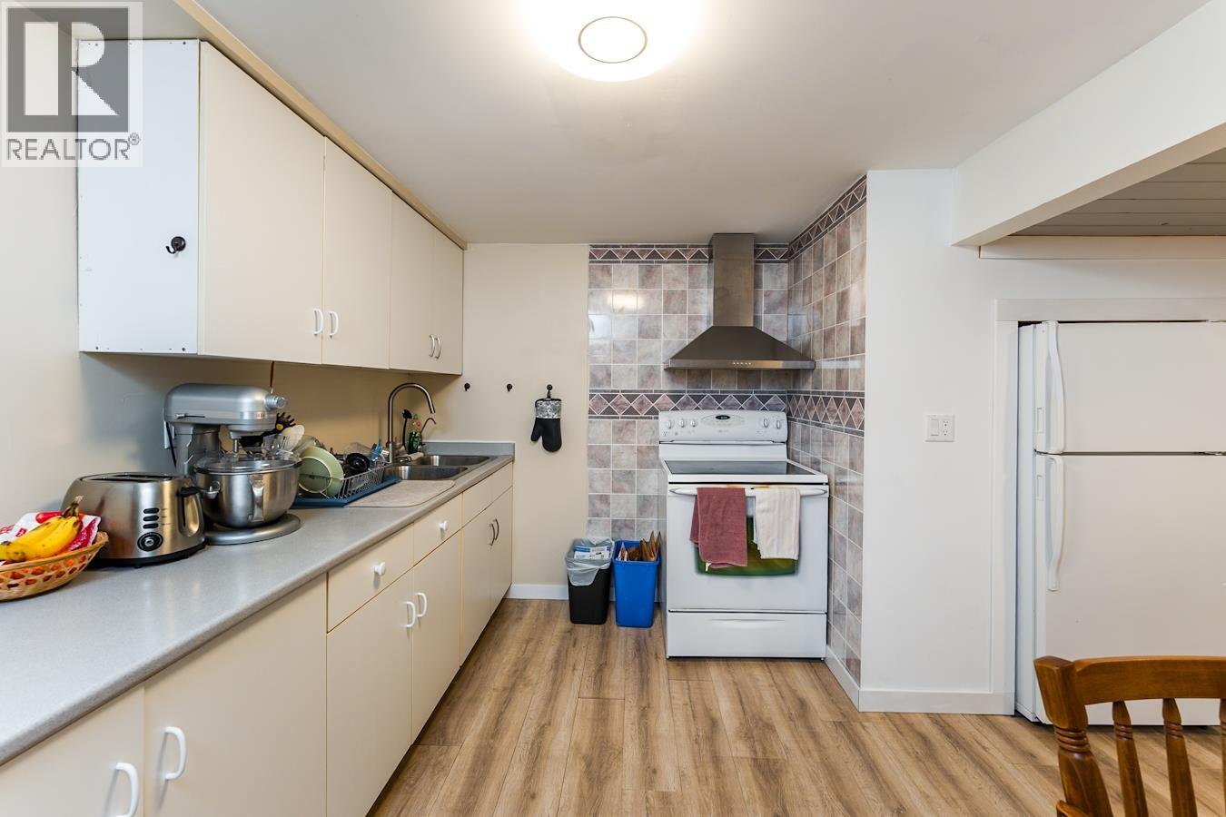 1190 EWERT STREET - 4