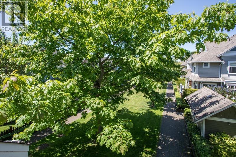 64 6300 LONDON ROAD, Richmond