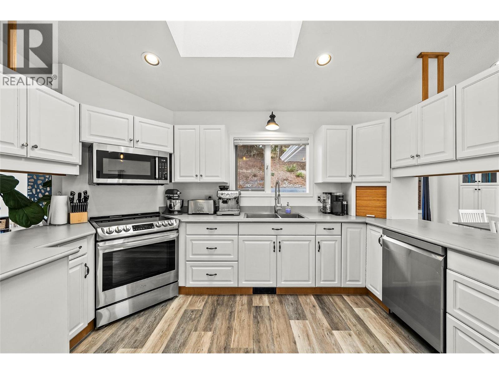 2620 Grand View Place, Blind Bay