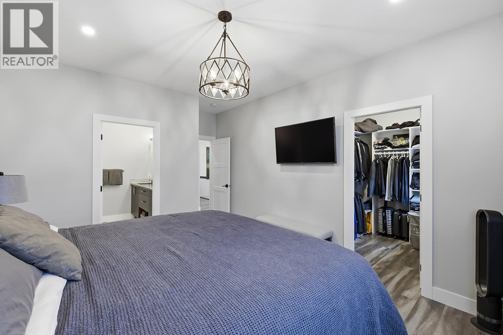 2398 Hawks Boulevard, West Kelowna